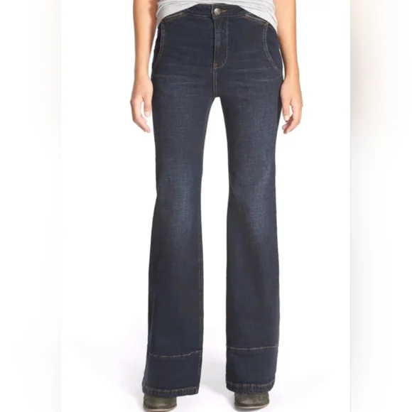 Free Peopleβ Bewick Flare Legs Jeans Size 26 - Picture 1 of 16